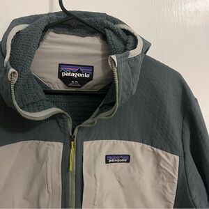 Patagonia Men's R2 Tech Face Hooded Jacket
